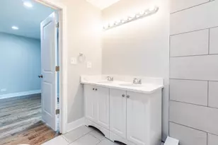 2109 W 18th Pl, Chicago, IL 60608 - Photo 32