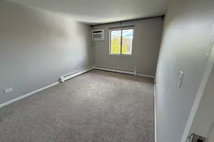 5 Parkside Ct, Vernon Hills, IL 60061 - Photo 8