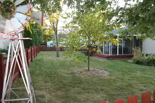 421 Klick St, Hampshire, IL 60140 - Photo 10