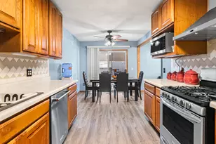 215 Fernwood Rd, Montgomery, IL 60538 - Photo 4