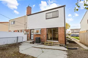 9128 Hollyberry Ave, Des Plaines, IL 60016 - Photo 24