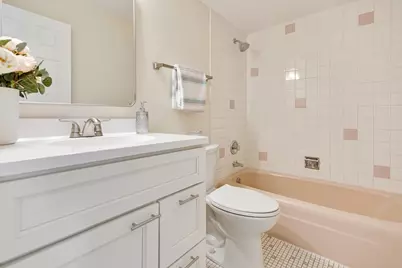 9128 Hollyberry Avenue, Des Plaines, IL 60016 - Photo 18