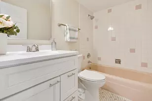 9128 Hollyberry Ave, Des Plaines, IL 60016 - Photo 18