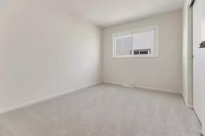 9128 Hollyberry Avenue, Des Plaines, IL 60016 - Photo 20