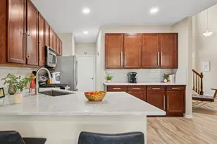 469 S Jade Ln, Round Lake, IL 60073 - Photo 8