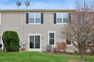 469 S Jade Ln, Round Lake, IL 60073 - Photo 20