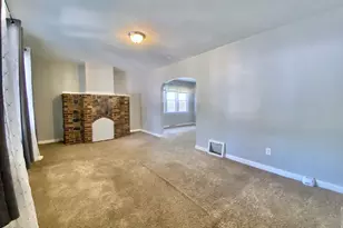 685 E 142nd St, Dolton, IL 60419 - Photo 4