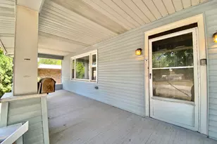 685 E 142nd St, Dolton, IL 60419 - Photo 2