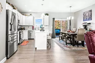 3103 Fox Creek Rd, Bloomington, IL 61705 - Photo 6