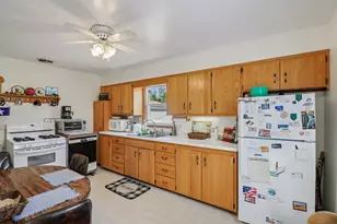 1905 Linden Ave, Waukegan, IL 60087 - Photo 8