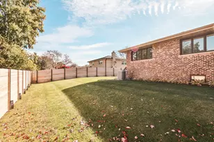 3240 Pitcher Dr, Darien, IL 60561 - Photo 4