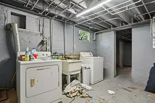 215 S Park Ave, Waukegan, IL 60085 - Photo 32