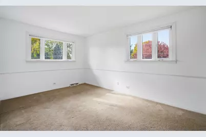 104 E Lincoln Street, Mount Prospect, IL 60056 - Photo 12