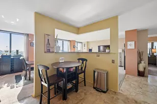 4800 S Lake Park Ave, Chicago, IL 60615 - Photo 6