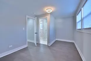 9322 S Euclid Ave, Chicago, IL 60617 - Photo 24