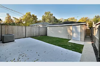 9322 S Euclid Avenue, Chicago, IL 60617 - Photo 4