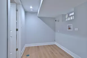 9322 S Euclid Ave, Chicago, IL 60617 - Photo 36