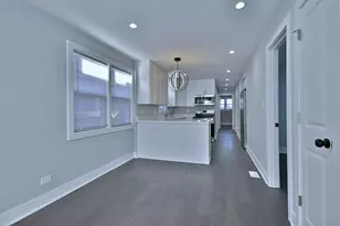 9322 S Euclid Ave, Chicago, IL 60617 - Photo 12