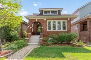 936 N Ridgeland Ave, Oak Park, IL 60302 - Photo 1