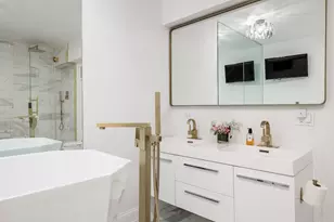 175 E Delaware Pl, Chicago, IL 60611 - Photo 18