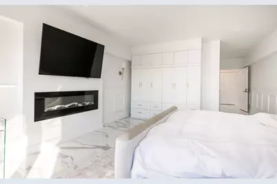 175 E Delaware Place #5801-02, Chicago, IL 60611 - Photo 16