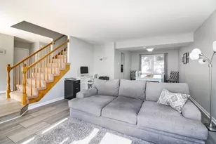 3 Hickory Oaks Ct, Bolingbrook, IL 60490 - Photo 2