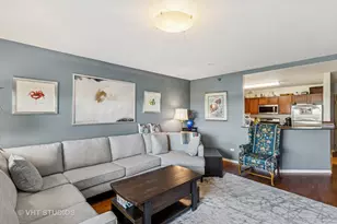 390 W Mahogany Ct, Palatine, IL 60067 - Photo 4