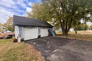 309 W Commercial St, Neponset, IL 61345 - Photo 4