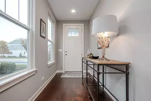 758 Riverbank Dr, Geneva, IL 60134 - Photo 2