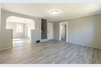 410 W 5th Street, Sterling, IL 61081 - Photo 6