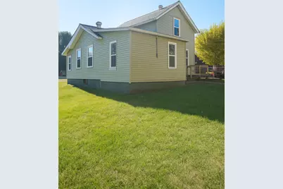 410 W 5th Street, Sterling, IL 61081 - Photo 16