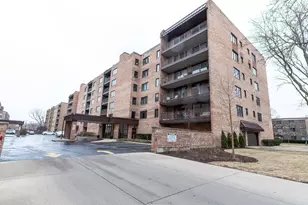 905 Center St, Des Plaines, IL 60016 - Photo 1