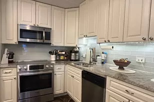 905 Center St, Des Plaines, IL 60016 - Photo 2