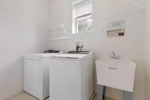 7 Snead Ct, Bolingbrook, IL 60490 - Photo 14