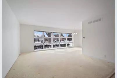 [Address not provided], Morton Grove, IL 60053 - Photo 4