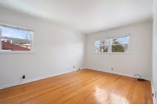 8905 N Parkside Ave N, Morton Grove, IL 60053 - Photo 14