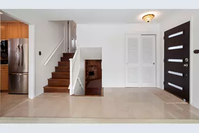 [Address not provided], Morton Grove, IL 60053 - Photo 8