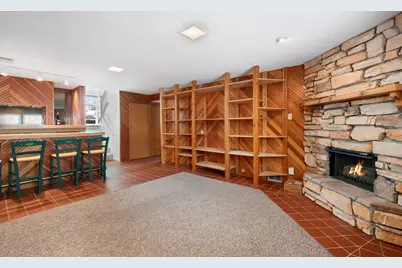 [Address not provided], Morton Grove, IL 60053 - Photo 20