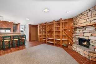 8905 N Parkside Ave N, Morton Grove, IL 60053 - Photo 20