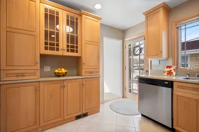 [Address not provided], Morton Grove, IL 60053 - Photo 10