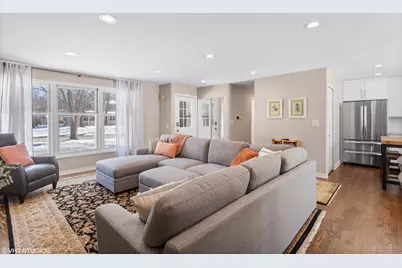 1915 Farmington Court, Naperville, IL 60565 - Photo 2