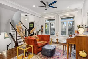 3733 W Sunnyside Ave, Chicago, IL 60625 - Photo 2