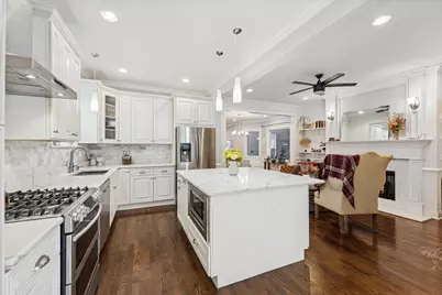 3733 W Sunnyside Avenue, Chicago, IL 60625 - Photo 12