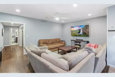 852 W Grace Street #T, Chicago, IL 60613 - Photo 4