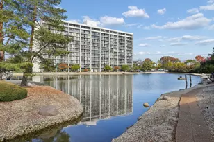 2005 S Finley Rd, Lombard, IL 60148 - Photo 2