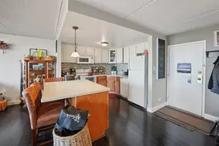 2005 S Finley Rd, Lombard, IL 60148 - Photo 12