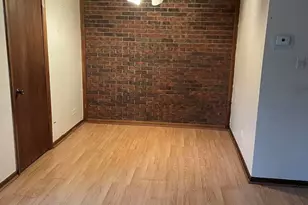 1050 Holbrook Rd, Homewood, IL 60430 - Photo 4