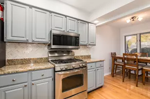 1068 Mattande Ln, Naperville, IL 60540 - Photo 8