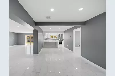 503 W Winfield Street, Morrison, IL 61270 - Photo 2