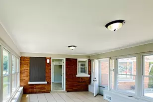 9405 S 76th Ct, Hickory Hills, IL 60457 - Photo 10